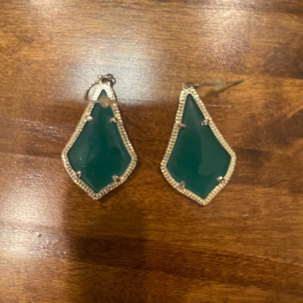 Kendra Scott Emerald Cat Eye Alex Earrings in Gold